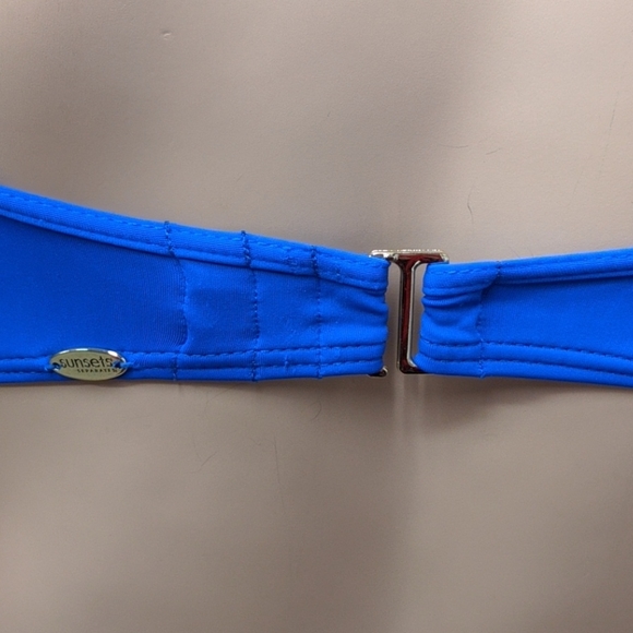 Iconic twist ultra blue bikini top - Picture 5 of 9